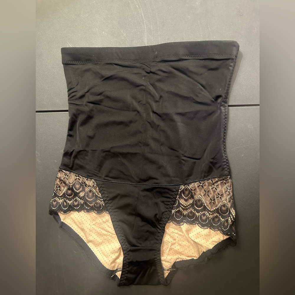 Lace Shapewear XXXL. New, never worn.